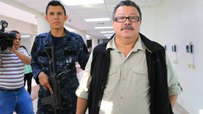 El exalcalde de San Pedro Sula, a la salida del Palacio Judicial, dijo que mañana saldrá libre. Foto: Jordan Perdomo