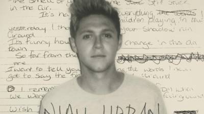 Niall Horan en la portada de su single 'This Town'.