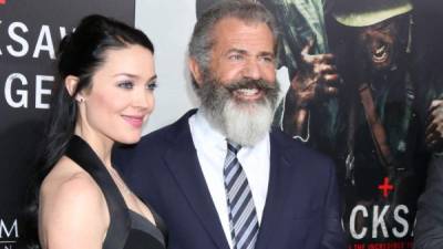 Rosalind Ross y Mel Gibson está felices por la llegada de su primer hijo juntos.