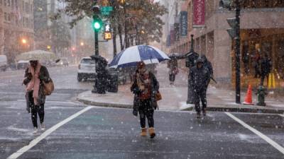 Los residentes de Washington D.C. fueron sorprendidos por la primera nevada invernal./EFE.