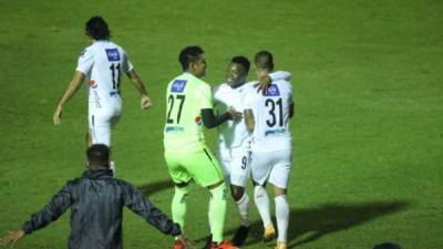 Lacayo fue la gran figura en la final de Guatemala ya que se destapó con tres goles. Foto Twitter Deportes_PL.