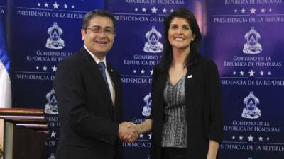 El presidente de Honduras, Juan Orlando Hernández, recibió hoy a la embajadora de EEUU ante la ONU, Nikki Haley