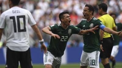 Hirving Lozano celebrando su gol ante Alemania. FOTO EFE-/ Patrik STOLLARZ /