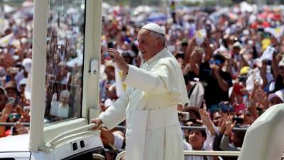 Francisco llevó a cabo su primer acto multitudinario de su gira latinoamericana.