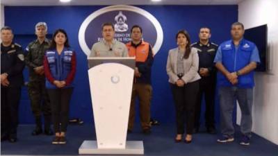 El presidente de Honduras, Juan Orlando Hernández, informó que a partir de este lunes 16 de marzo quedan cerradas las fronteras aéreas, terrestres y marítimas en todo el país durante siete días.