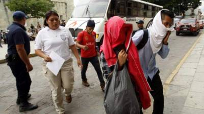 Las autoridades mexicanas han redoblado la seguridad en los puestos fronterizos, deteniendo a más de 800 migrantes centroamericanos en lo que va de febrero.