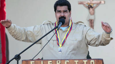 Maduro acusó a los diplomáticos de reunirse 'con la extrema derecha venezolana' para 'financiarla y alentar acciones para sabotear el sistema eléctrico y la economía' en el país.