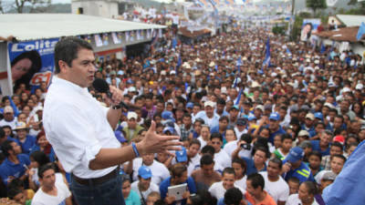 Juan Orlando Hernández durante su concentración en la colonia Torocagua, de Tegucigalpa.