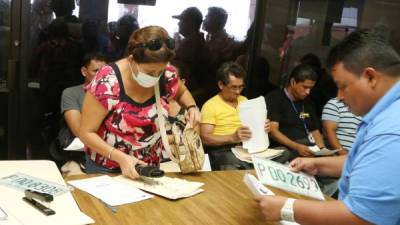 Oficinas de Registro Vehicular en el Instituto de la Propiedad en San Pedro Sula.