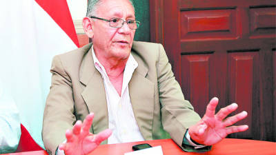 Isidro Pineda dice que el PL no debe “dormirse en sus laureles”.