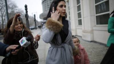 Emma Coronel llegó este martes a la corte de Brooklyn para el inicio el mediático juicio contra Joaquín 'El Chapo' Guzmán, bajo extraordinarias medidas de seguridad.