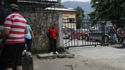 Los cuerpos de los victimados fueron llevados a la morgue.