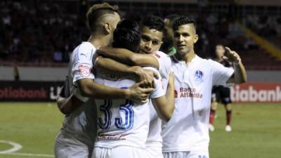 El Olimpia dejó en el camino al Alajuelense de Costa Rica y se clasificó a los cuartos de final de la Concacaf League. Foto EFE