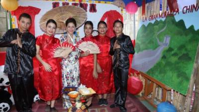 Los chicos de tercero de ciclo A cautivaron con trajes tradicionales de China.Fotos: Amílcar Izaguirre