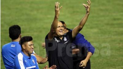 Wilmer Cruz celebrando el segundo gol del Honduras Progreso ante Olimpia en el estadio Nacional.