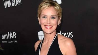 La actriz Sharon Stone de 57 años de edad.