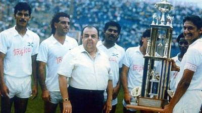 Las imágenes más memorables de Rafael Ferrari, el presidente del Olimpia, que falleció tras sufrir un infarto.