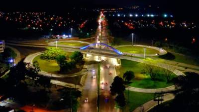 Un puente peatonal, la ampliación del bulevar y de los puentes y el intercambiador se construyeron en el