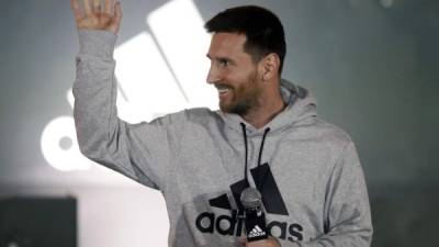 Lionel Messi presenta sus nuevas botas en la Fira de Barcelona, en un acto que une el fútbol y los eSports. Foto EFE