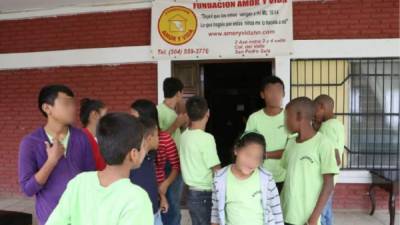 Los 30 niños de la Fundación Amor y Vida se quedaron sin agua potable debido a una millonaria deuda con Aguas de San Pedro.