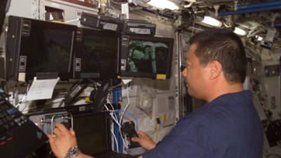 Leroy Chiao, comandante en la Estación Espacial Internacional hace 9 años, ha narrado el encuentro que tuvo con un OVNI durante una caminata espacial en el 2005.