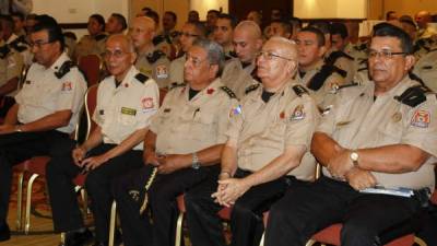 Autoridades elogiaron la labor de los apagafuegos.