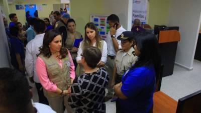 Ana García de Hernández y Sor Willeman.