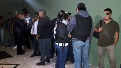 Los migrantes fueron rescatados luego de que la policía fuera alertada en una denuncia anónima.