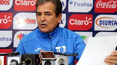 Jorge Luis Pinto en conferencia de prensa de este sábado en la que dio a conocer la convocatoria de la Selección de Honduras.