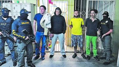 Devy Mendoza, Francisco Rodríguez, José Bados y César Corea fueron arrestados en los operativos y un juez les dictó detención judicial por tráfico de drogas.