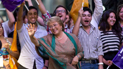 Michelle Bachelet obtuvo el 62,15 % de las preferencias, mientras la oficialista Evelyn Matthei se quedó con el 37,84 %.