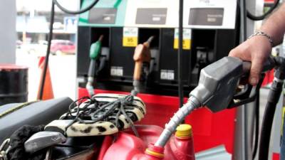 La gasolina regular que se consume actualmente en el país es de menor octanaje y no es compatible con la mayoría del parque vehicular.