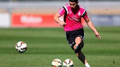 James Rodríguez en el entrenamiento de este sábado del Real Madrid en Valdebebas.