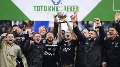 El Ajax festejó por todo lo alto la obtención de la Copa de Holanda. FOTO AFP.