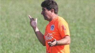 Héctor Vargas, durante el entrenamiento de este viernes del Olimpia.