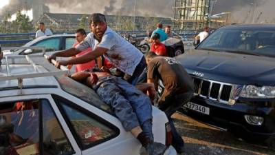 Más de 50 personas han muerto y al menos 2.750 resultaron heridas tras una explosión de grandes proporciones en el puerto de Beirut por causas aún bajo investigación./AFP.