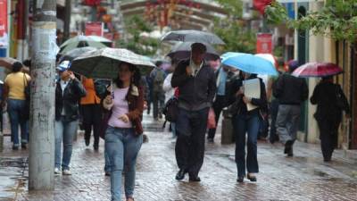 Se espera un frente frío, así como lluvias y chubascos en algunas partes del país (imagen referencial).