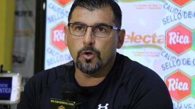 “Tato” García criticó la cantidad de tiempo que se pierde en la Liga.