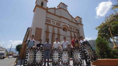 Jerry sagastume, Cristian Rivas, Carlos Sagastume, Carlos Salinas, José Alberto Flores, Abelardo Sagastume y Gabriel Salinas integran el equipo de más de 30 actores que participarán en las actividades de Semana Santa. Fotos: Wendell Escoto