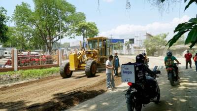 Ayer las máquinas trabajaban de lleno en la zona . La obra se prevé que termine en dos meses. Fotos: Amílcar Izaguirre