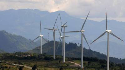 Hondureños se quejan de los altos costos de la energía.