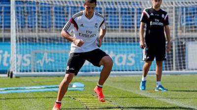 El delantero Javier 'Chicharito' Hernández jugará unos minutos en el derbi madrileño.