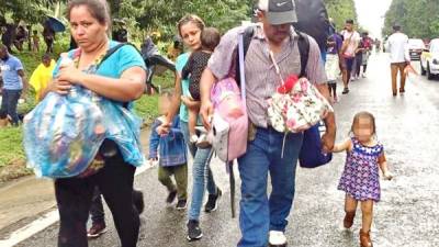 Una familia migrante fue separada al intentar huir de la Guardia Nacional de México./Reforma.