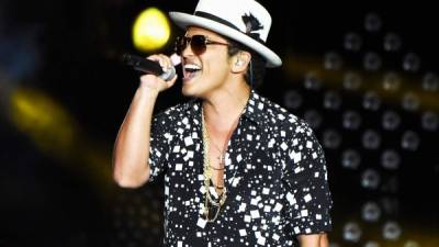 Bruno proviene de una familia musical con una variada mezcla de reggae, rock, hip hop y R&B.