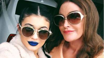 Kylie Jenner junto a Caitlyn Jenner