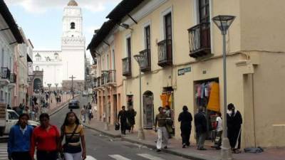 Vista de una de las calles del centro histórico de Quito. EFE/Guillermo Legaria/Archivo