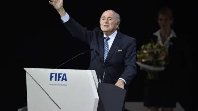 Joseph Blatter es reelegido presidente de la FIFA.