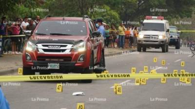 EL cuerpo del comerciante quedó en el interior del vehículo.