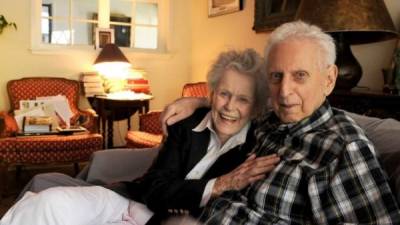 Diana Douglas junto con su esposo Donald Webster.