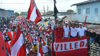 Choluteca mostró un rotundo apoyo a Villeda, en la foto junto al diputado Yuri Sabas, el alcalde de esa ciudad Quintín Soriano y Yani Rosenthal.